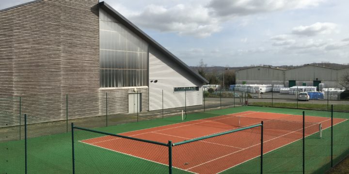 Pour jouer au tennis à Brécey